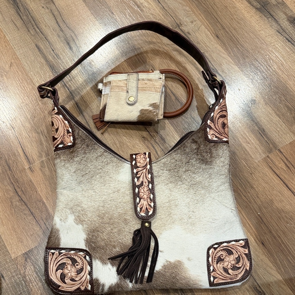 Handcrafted Cowhide Shoulder Bag with Floral Tooled Accents - Brown & Cream